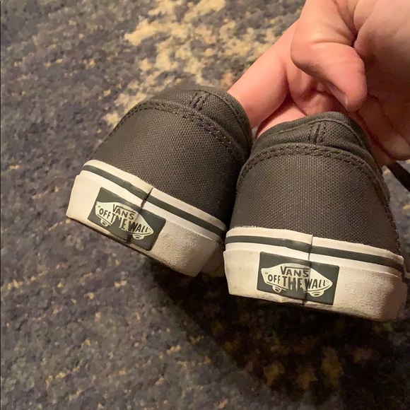 Vans - Picture 3 of 5